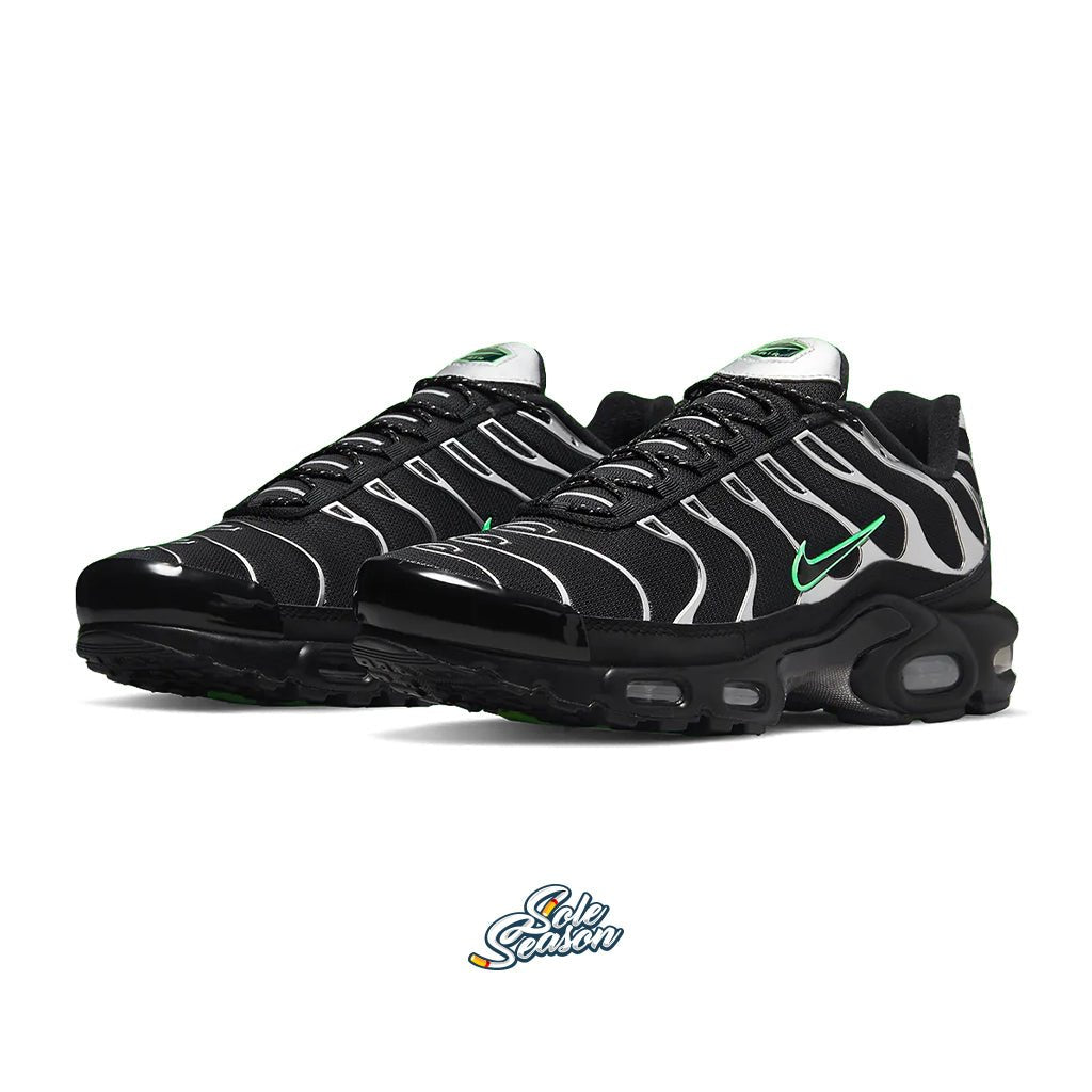 Nike tn black and hot sale green