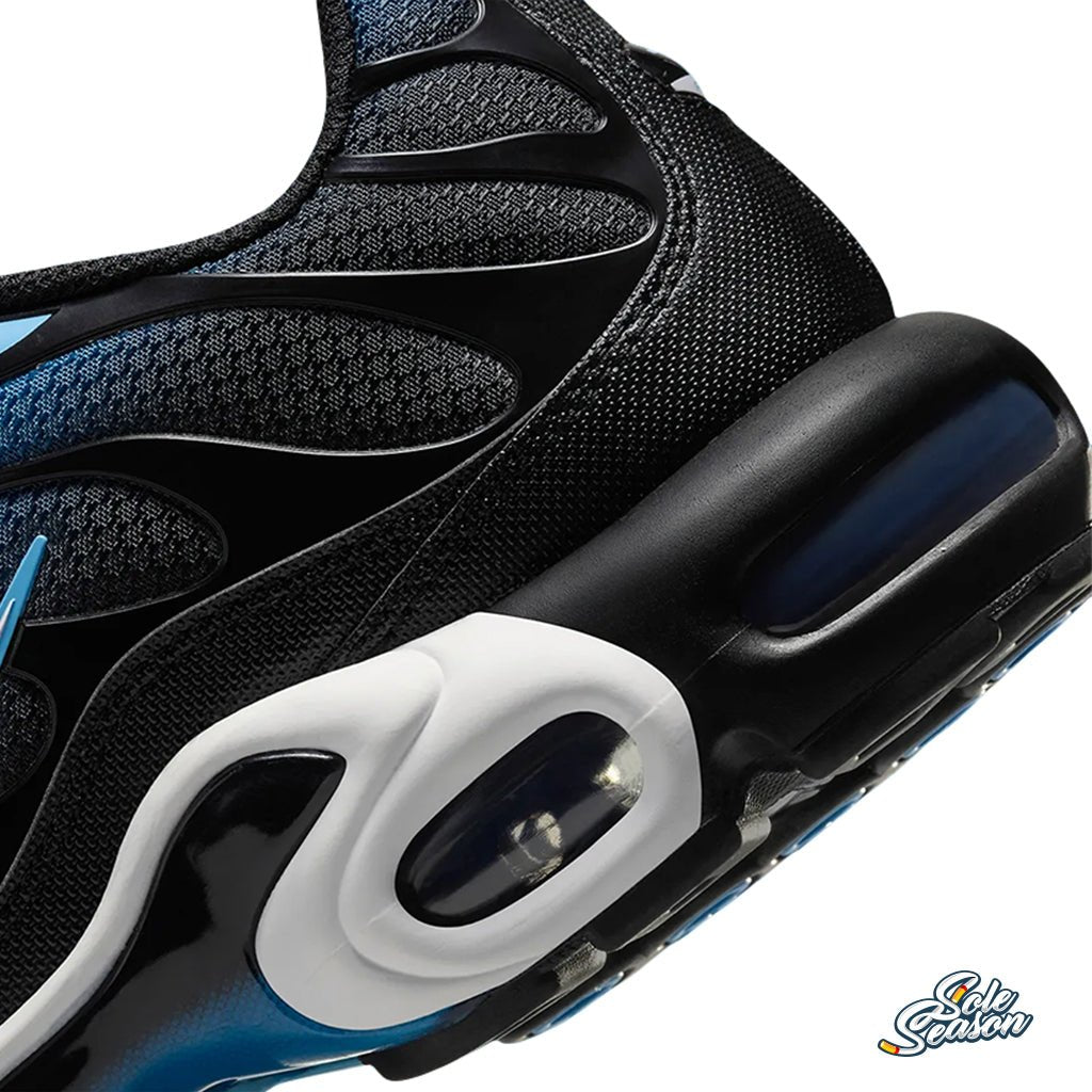 Black & Blue Nike Tn - Aquarius Blue - dm0032-402 close up
