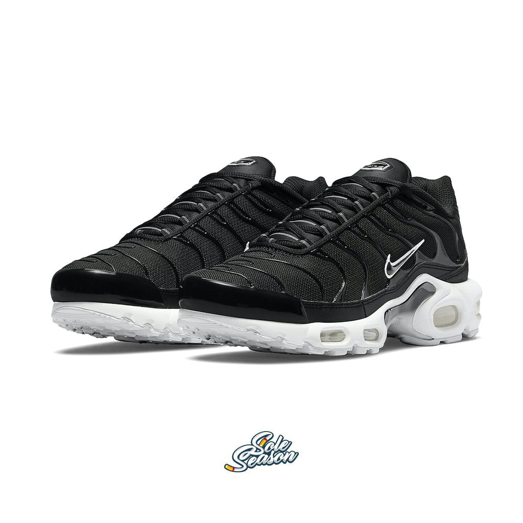 Nike tn's all black on sale womens