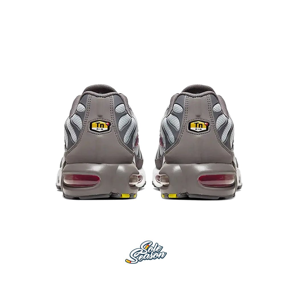 Air max plus shop metallic platinum/gunsmoke/white/gym red