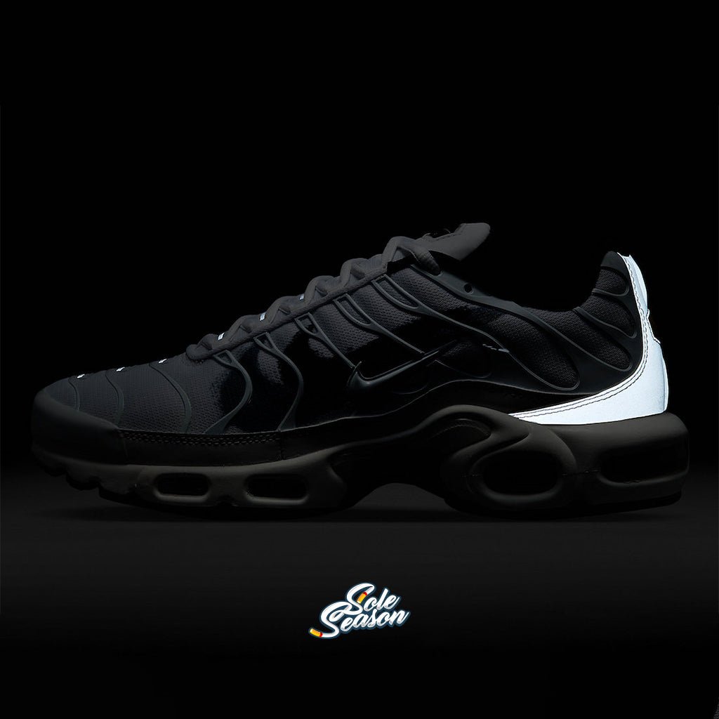 white nike tn spraypaint swoosh - reflective